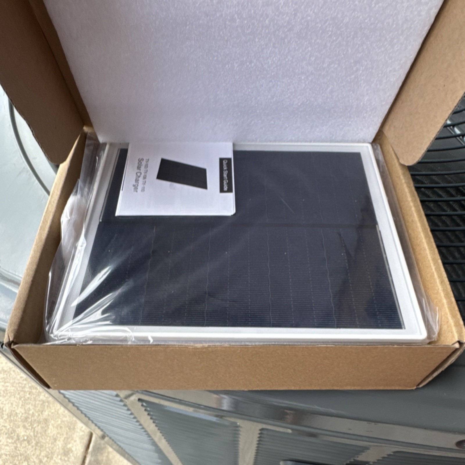 Dakota Solar 18V 20W Portable Monocrystalline Weatherproof Solar Panel Charger