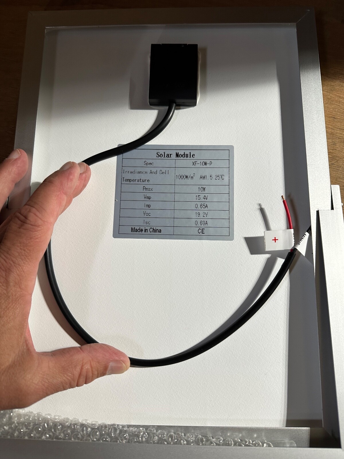 Solar Panel 10w 19v for hobby project or replacement part.  10″x13.5″
