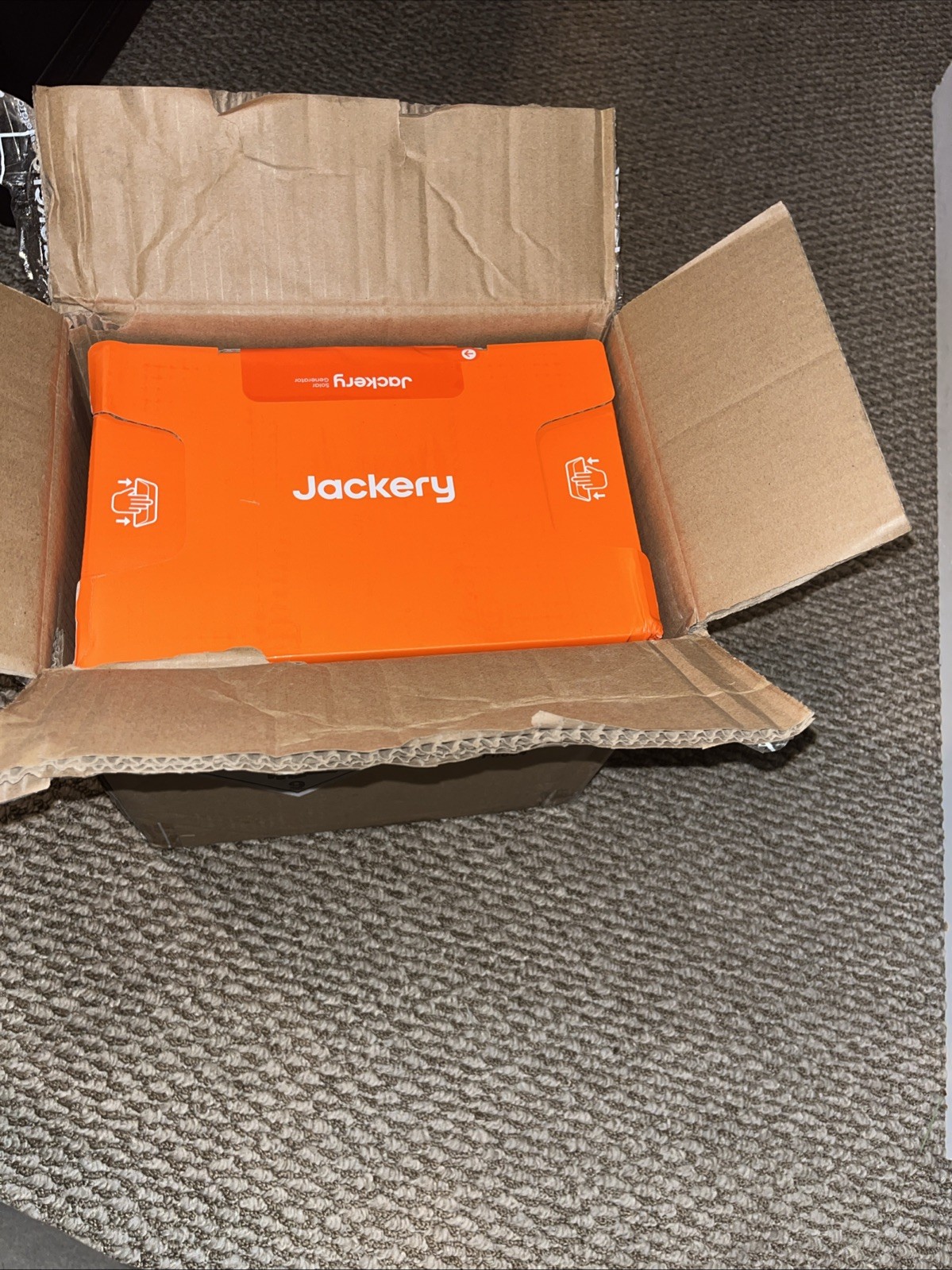 jackery solar generator explorer 300w 288wh BRAND NEW SEALED!