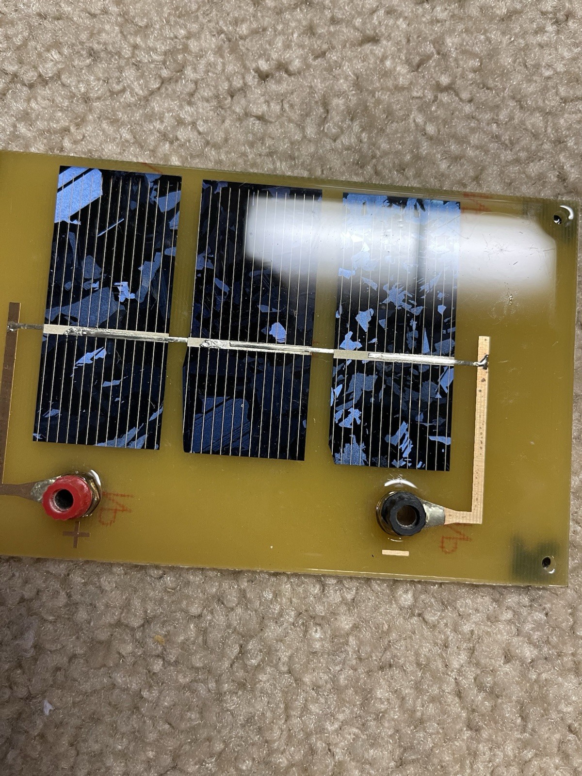 L@@K 1.7 Volt Solar Cell