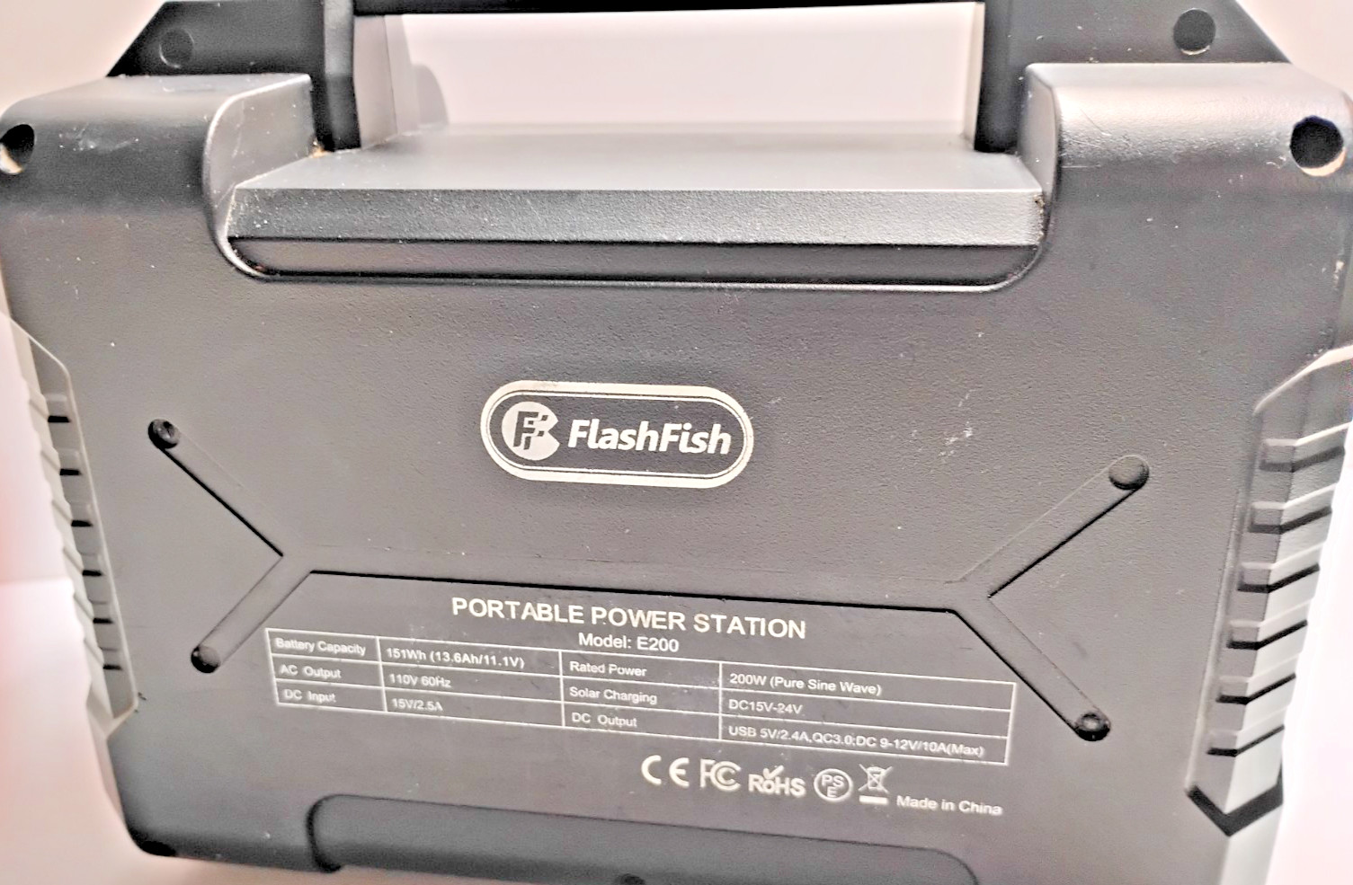 FLASH FISH, POTRABLE POWER STATION,M# E200, AC/DCX2,BOX ONLY NO SOLAR PANEL (A6