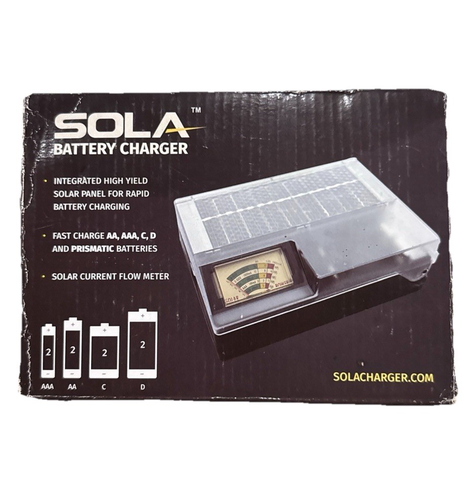 SOLA Rechargeable Battery Charger Intergrated High Yield Solor Panel Camping NEW